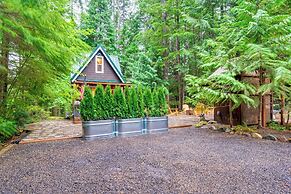 Adorable A-frame Cabin, Steps to Lake Cushman!