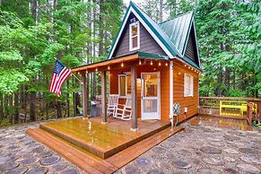 Adorable A-frame Cabin, Steps to Lake Cushman!