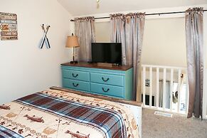 Branson Vacation Rental w/ Loft ~ 4 Mi to Downtown