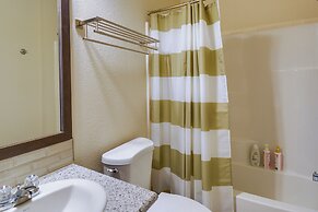 Hoodsport Vacation Rental w/ Private Lake Access!