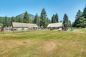 Riverfront Home w/ Deck, Near Mount Rainier!