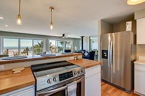 Moclips Home w/ Hot Tub & Stunning Beach Views!