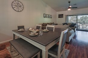 Inviting Branson Condo w/ Community Pool + Hot Tub