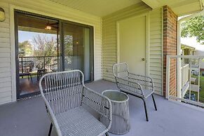 Inviting Branson Condo w/ Community Pool + Hot Tub