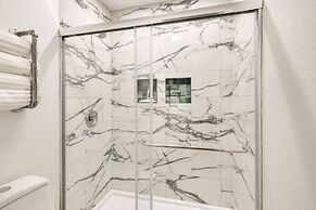 Modern Branson Condo on Thousand Hills Golf Course