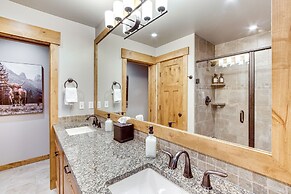 Suncadia Resort Condo w/ Seasonal Pool Access!