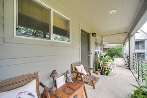 Lovely Vacation Condo ~ 2 Mi to Downtown Austin