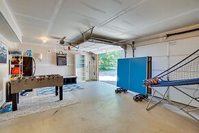 Unwind in Cle Elum: Hot Tub & Cozy Fireplace!