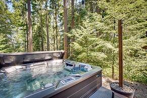 Unwind in Cle Elum: Hot Tub & Cozy Fireplace!