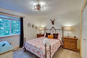 Unwind in Cle Elum: Hot Tub & Cozy Fireplace!