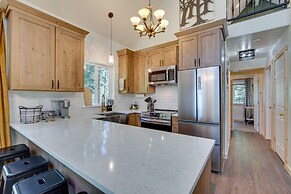 Unwind in Cle Elum: Hot Tub & Cozy Fireplace!