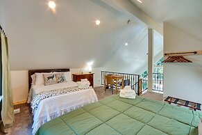 Unwind in Cle Elum: Hot Tub & Cozy Fireplace!