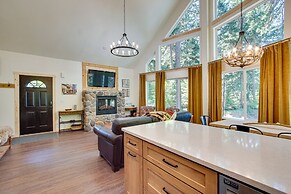 Unwind in Cle Elum: Hot Tub & Cozy Fireplace!