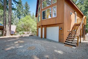 Unwind in Cle Elum: Hot Tub & Cozy Fireplace!