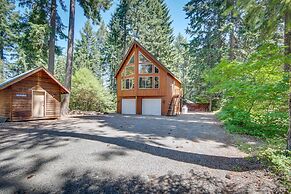 Unwind in Cle Elum: Hot Tub & Cozy Fireplace!