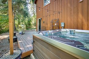 Unwind in Cle Elum: Hot Tub & Cozy Fireplace!