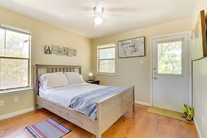 Austin Condo w/ Pool Access: 5 Mi to Downtown!