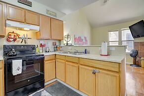 Austin Condo w/ Pool Access: 5 Mi to Downtown!