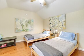 Austin Condo w/ Pool Access: 5 Mi to Downtown!