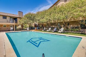 Austin Condo w/ Pool Access: 5 Mi to Downtown!