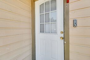 Austin Condo w/ Pool Access: 5 Mi to Downtown!