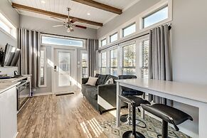 Austin Tiny Home: Fireplace, Shared Pool & Hot Tub