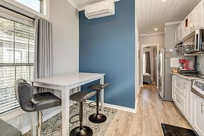 Austin Tiny Home: Fireplace, Shared Pool & Hot Tub