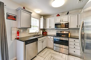 Charlotte Home ~ 9 Mi to Bank of America Stadium!