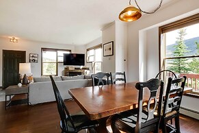 Mtn Views & Fireplace: Stunning Dillon Townhome!