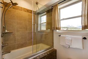 Mtn Views & Fireplace: Stunning Dillon Townhome!