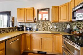 Mtn Views & Fireplace: Stunning Dillon Townhome!