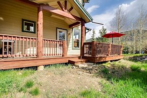 Mtn Views & Fireplace: Stunning Dillon Townhome!