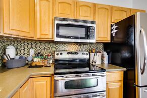 Mtn Views & Fireplace: Stunning Dillon Townhome!