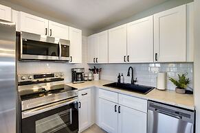 Fenced Yard + Hot Tub: Pompano Beach Vacation Home