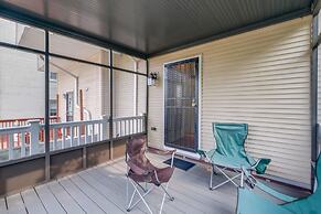 5 Mi to US Capitol: Washington DC Townhome