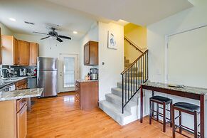 5 Mi to US Capitol: Washington DC Townhome