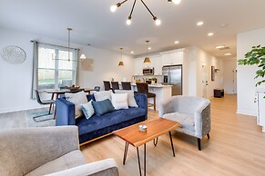 Charlotte Getaway w/ Yard - 3 Mi to Uptown!