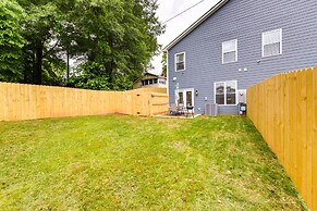 Charlotte Getaway w/ Yard - 3 Mi to Uptown!
