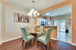 Charlotte Townhome w/ Deck: 18 Mi to Downtown!