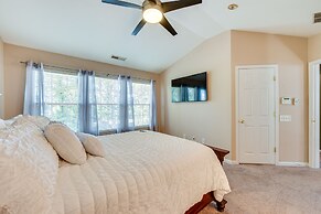 Charlotte Townhome w/ Deck: 18 Mi to Downtown!