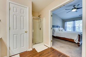 Charlotte Townhome w/ Deck: 18 Mi to Downtown!