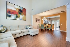 Charlotte Townhome w/ Deck: 18 Mi to Downtown!