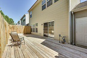 Charlotte Townhome w/ Deck: 18 Mi to Downtown!