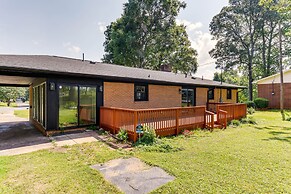 Charming Charlotte Home: 2 Mi to Downtown!