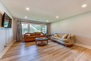 Charming Charlotte Home: 2 Mi to Downtown!