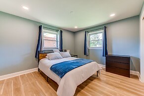 Charming Charlotte Home: 2 Mi to Downtown!