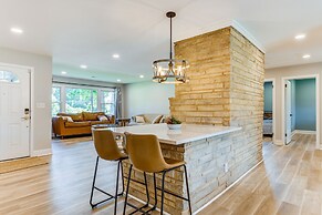 Charming Charlotte Home: 2 Mi to Downtown!