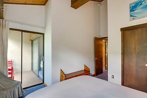 Vail Top-floor Condo w/ Deck & Mountain Views!