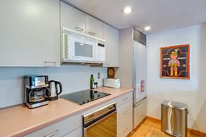 Vail Top-floor Condo w/ Deck & Mountain Views!