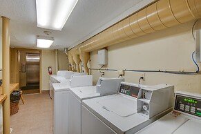 Vail Top-floor Condo w/ Deck & Mountain Views!